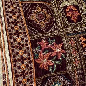 Velvet embroidered shwal